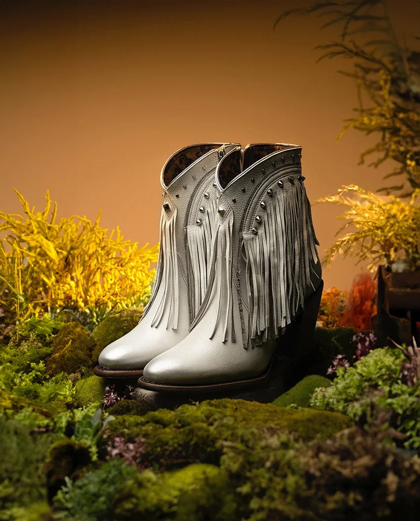 Women – The Little Ranch