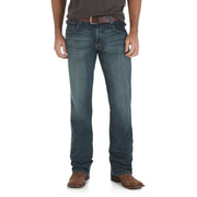 Wrangler Retro® Slim Straight Jeans - 88MWZMN