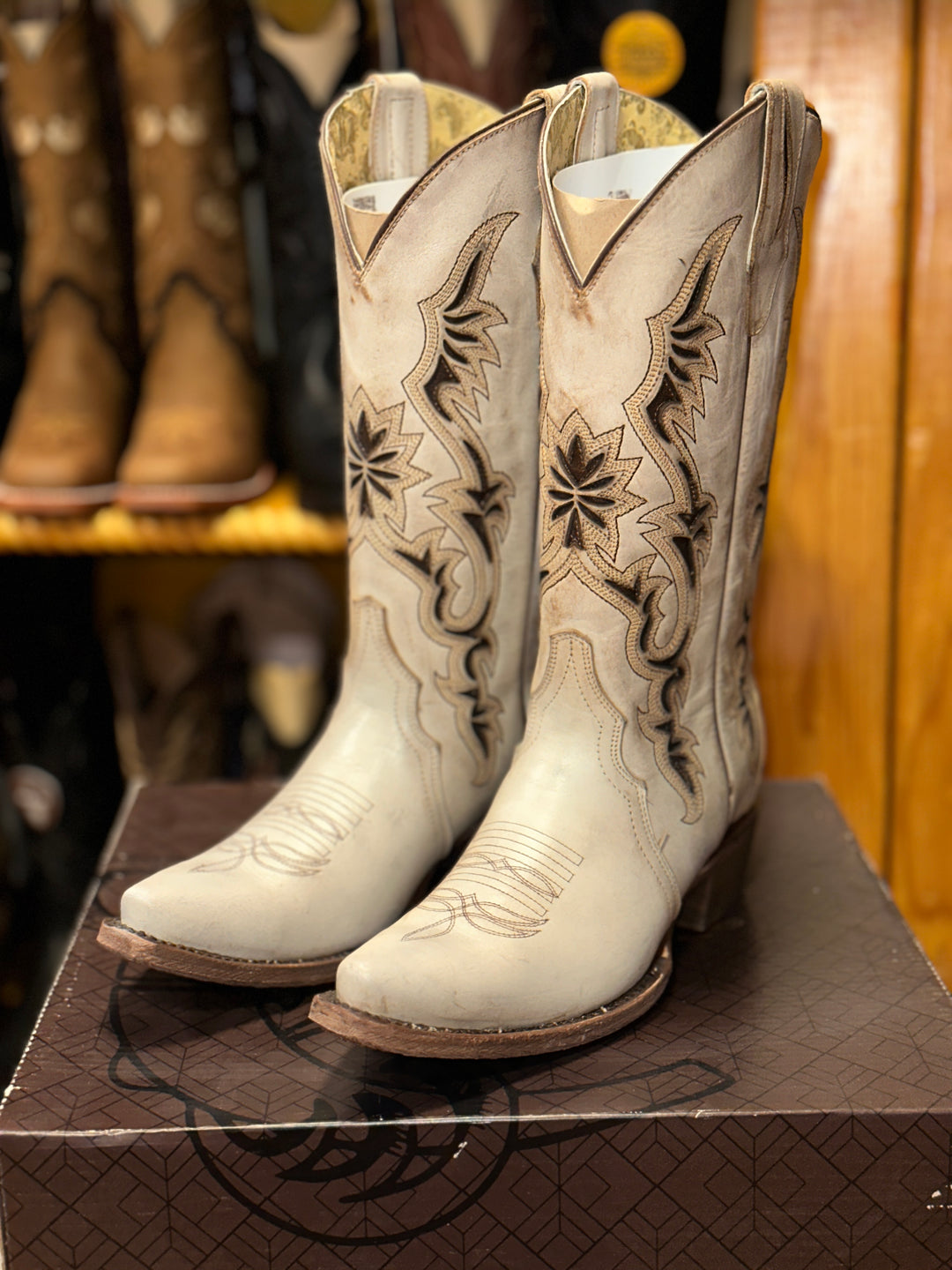 Arango Womens Hope Old Wax Paja Boots – The Little Ranch